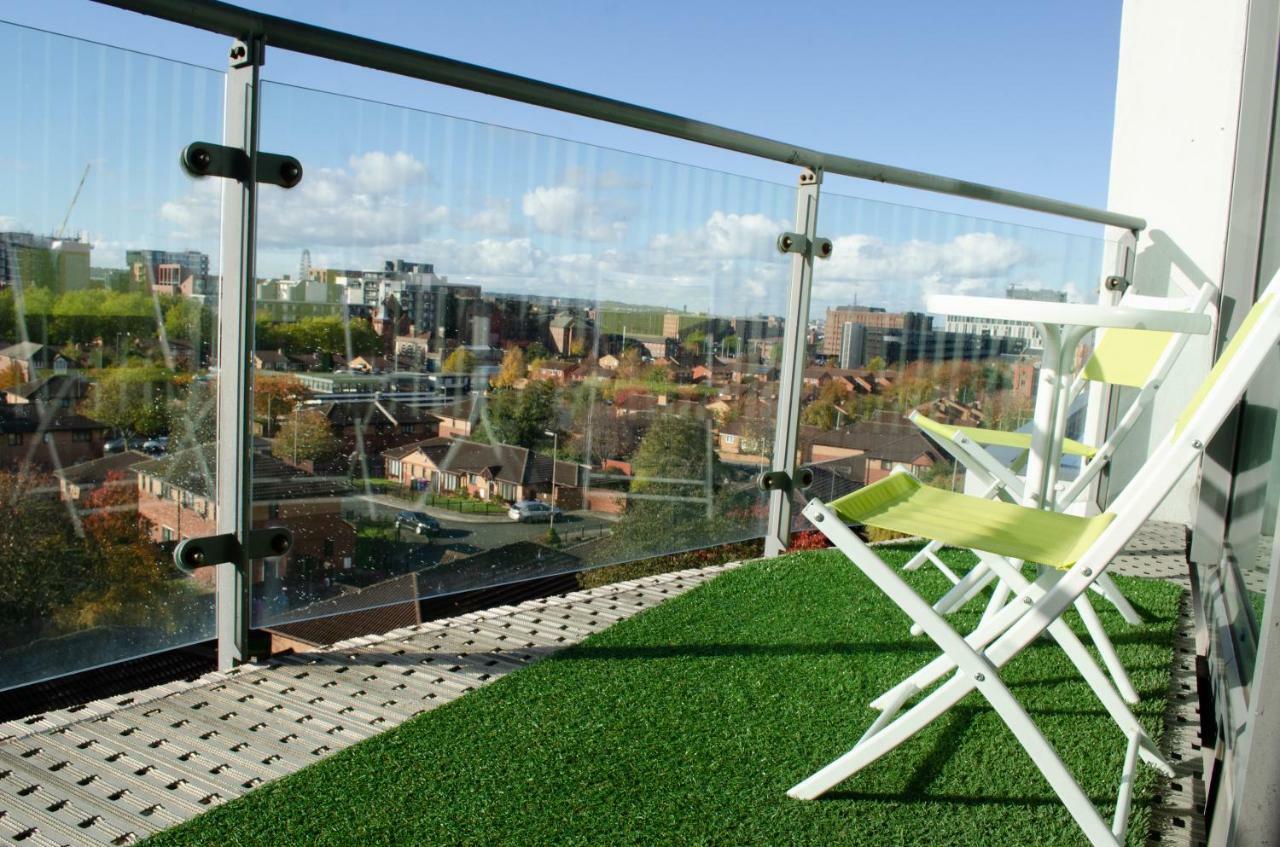 Serviced Apartment In Liverpool City Centre - Free Parking - Balcony - By Happy Days Exterior foto